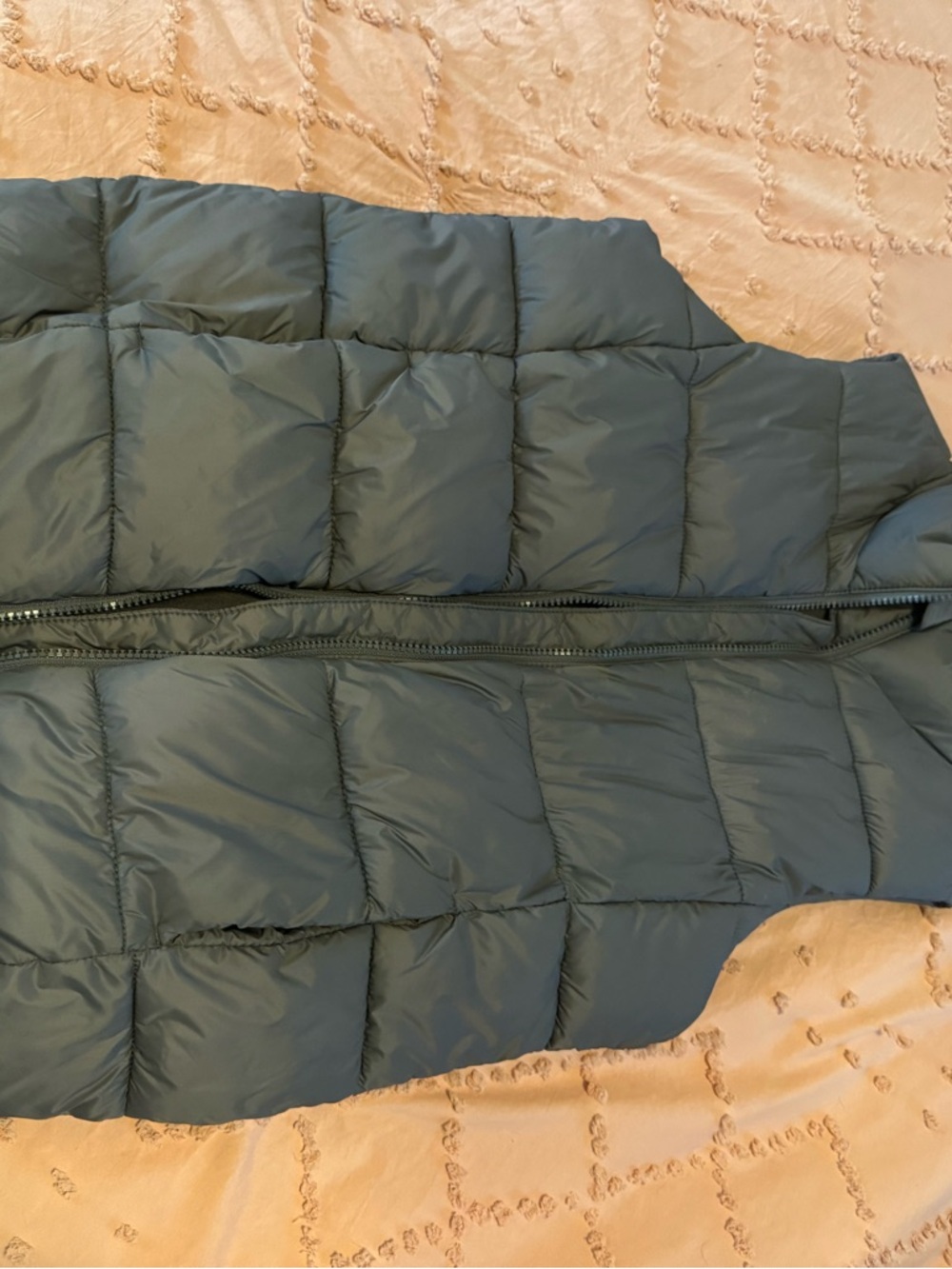 Old Navy Gray Quilted Puffer Vest